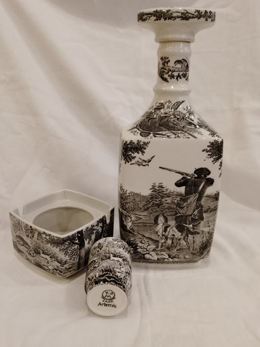 Графин с рюмками "Охота".Villeroy & Boch.Германия.