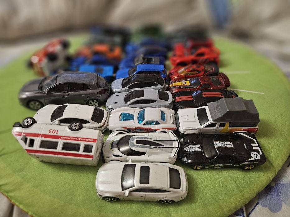 Машинки Hot wheels