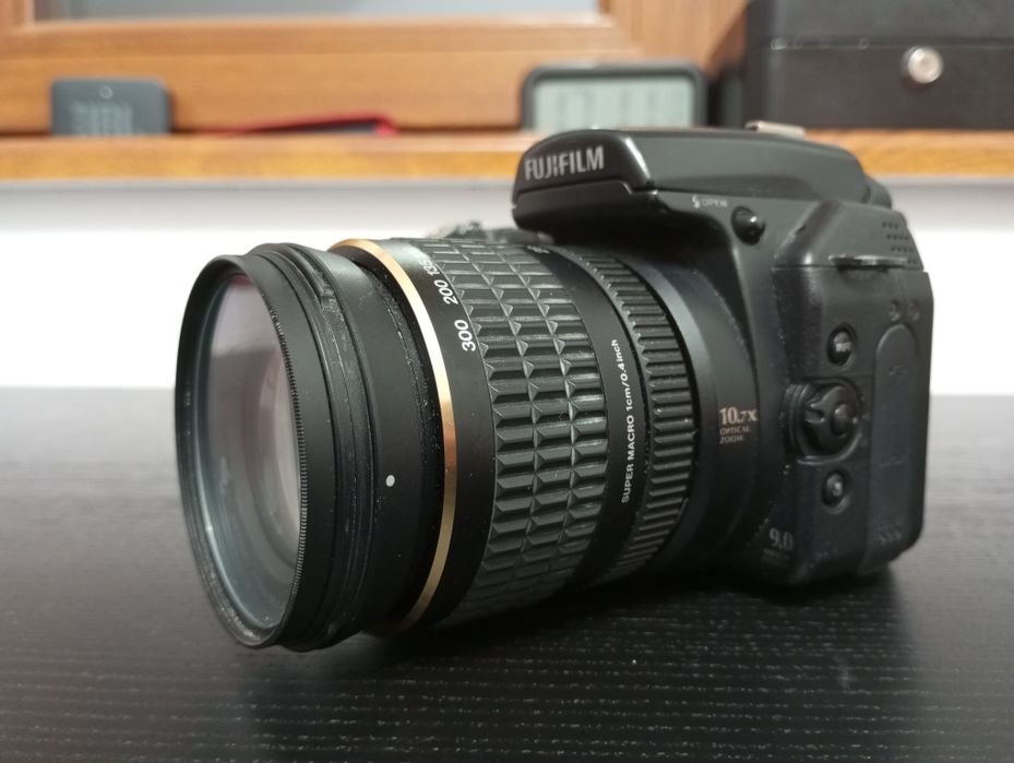 Aparat lustrzanka Fujifilm FinePix S9600