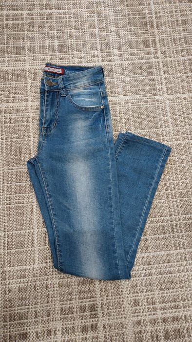 Джинси на дівчинку 9-11 років