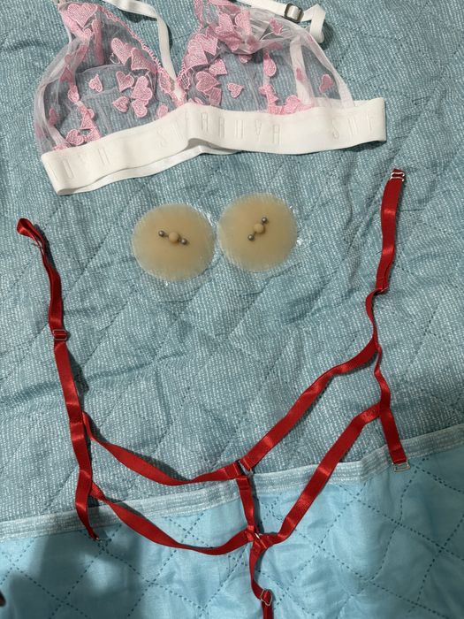 Комплект/Білизна/Бюст та стрінги/Жіноча білизна/Комплект сіточка/Чулки