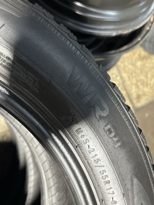 Komplet opon zimowych 215/55 R17 Nokian