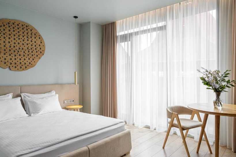 2-к. апартаменти 39,2 м2 з дизайнерським ремонтом  в с. Поляниця