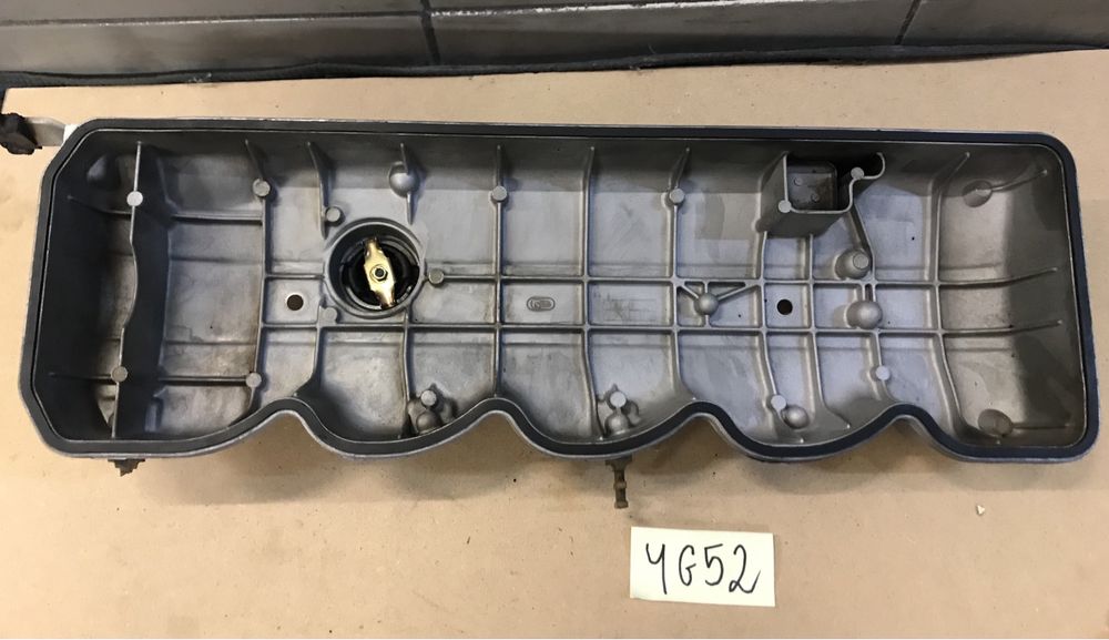 Pokrywa zaworów Mitsubishi 4G52