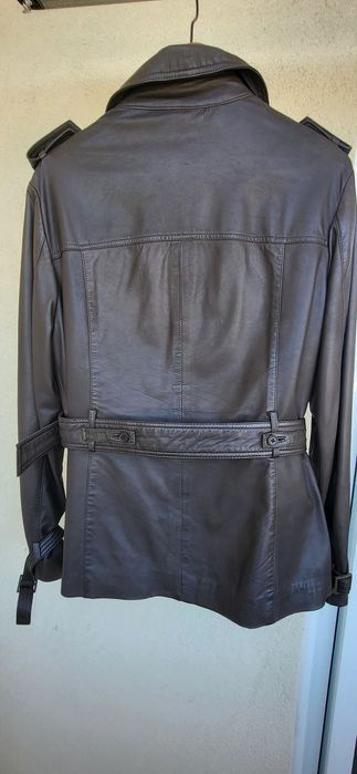 Casaco em pele castanho