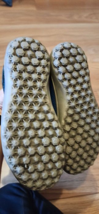 Buty korki piłkarskie chłopięce Decathlon 29