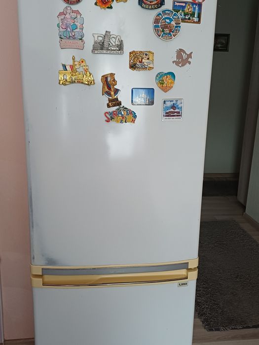Продається,б/у холодильник Samsung.