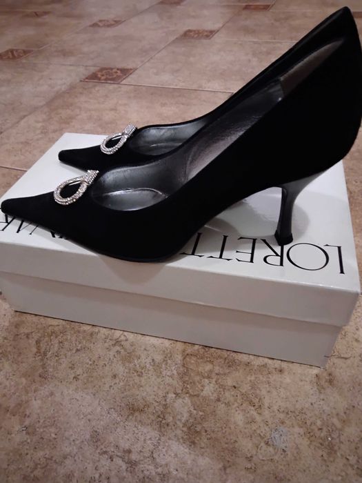 Черные замшевые туфли