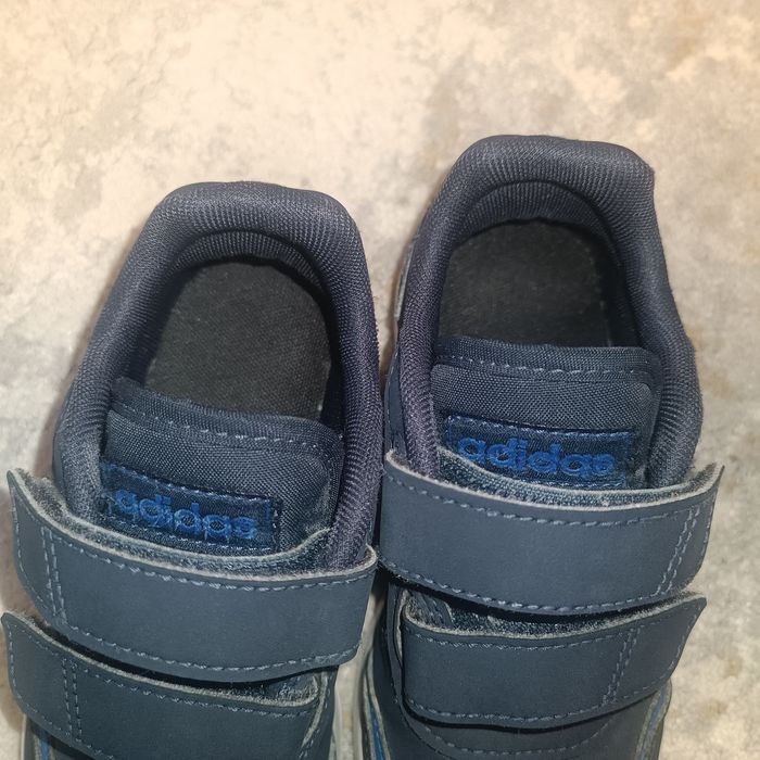 Дитячі кросівки Adidas 28 розмір