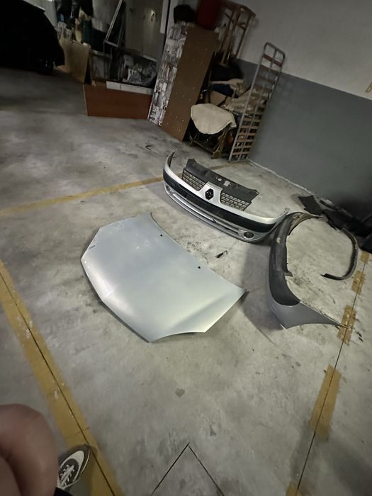 Parachoques frt trs+ capot clio 2