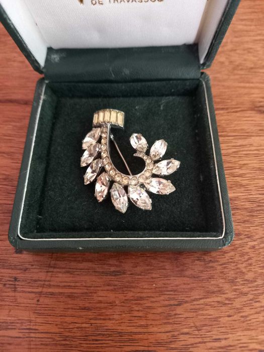Broche vintage com strass