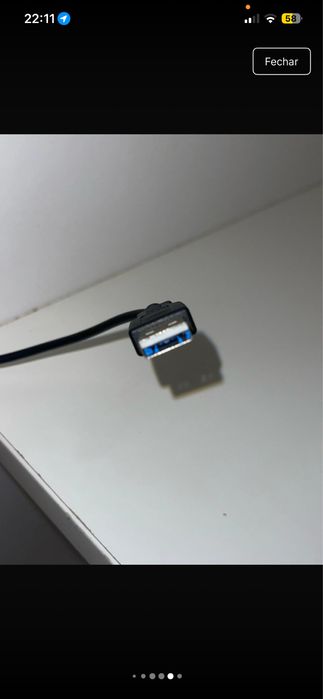 Webcam HD 1080P com redução de ruído, foco automático, fácil instalação e alta compatibilidade.
