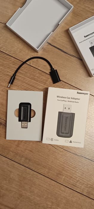 Bezprzewodowy adapter CarPlay i Android Auto Sunweyer 2024