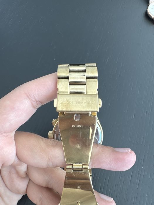 Relógio dourado Michael Kors