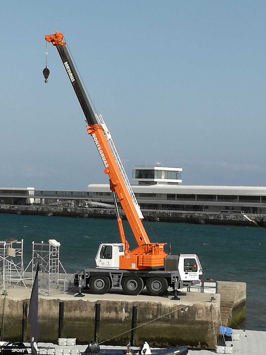 Grua Móvel Krupp KMK 3045 – 45t – All-Terrain – Funchal