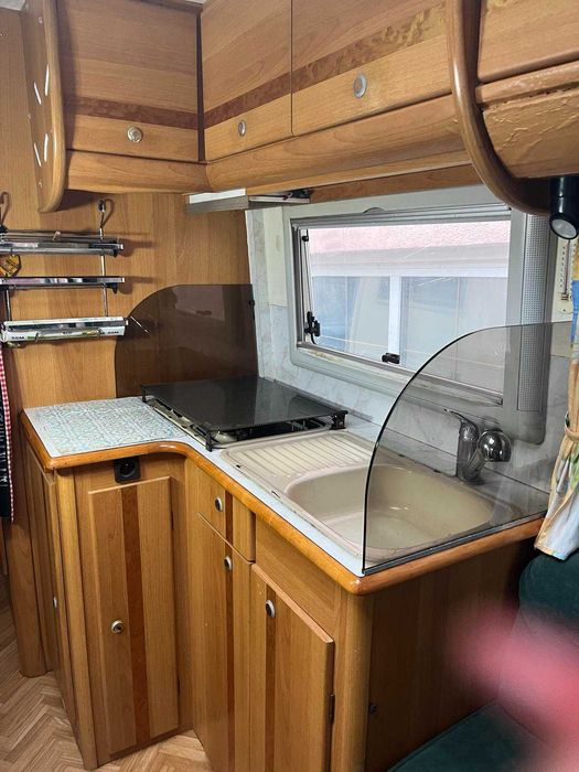 Продам автобудинок