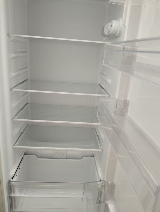 Frigorífico combinado Telefac com oferta de microondas