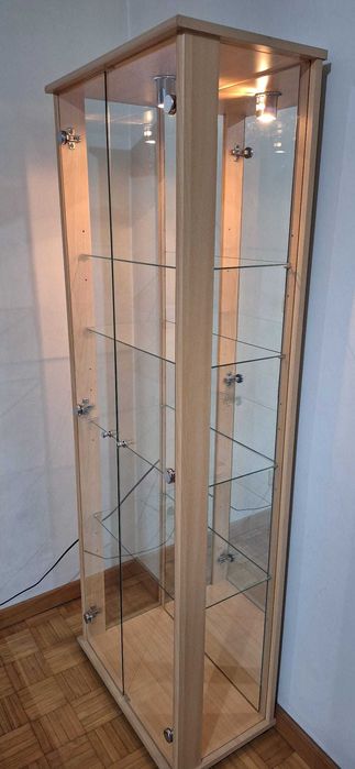 Vitrine em Madeira e Vidro com Iluminação – Como Nova