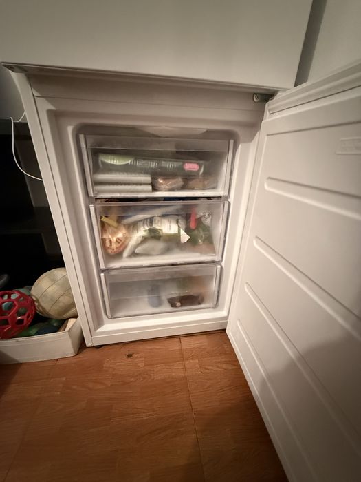 Frigorifico indesit 320L