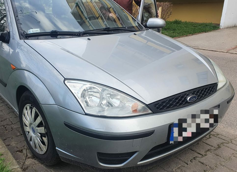 Maska Ford Focus MK1 lift srebrna inne części