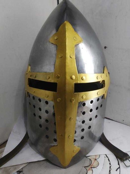 Шолом Топхельм.  Для бою та розваг.