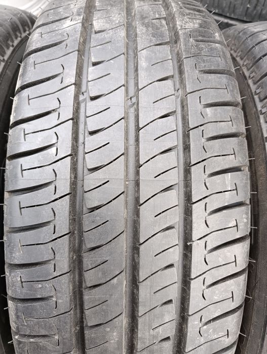 225 65 16 C Michelin