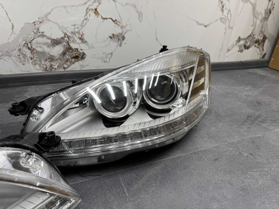 Передние фары на mercedes w221 lci xenon замена дорестайлинга ксенон Фара мерседес 221 оптика фари