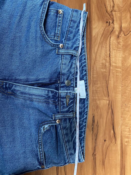 Dżinsy z wysokim stanem HM