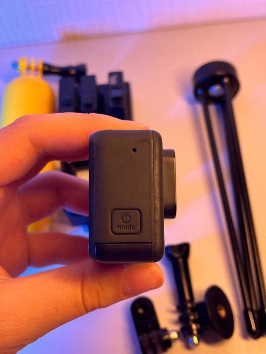 Екшн-камера GoPro HERO 7 Black з трьома акумуляторами