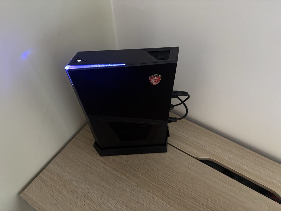 MSI Trident 3 i5-7400 16GB 1 TB SSD 1 GTX1060 6GB