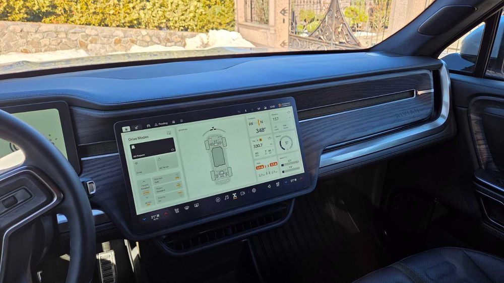 2024 Rivian R1T Dual Large