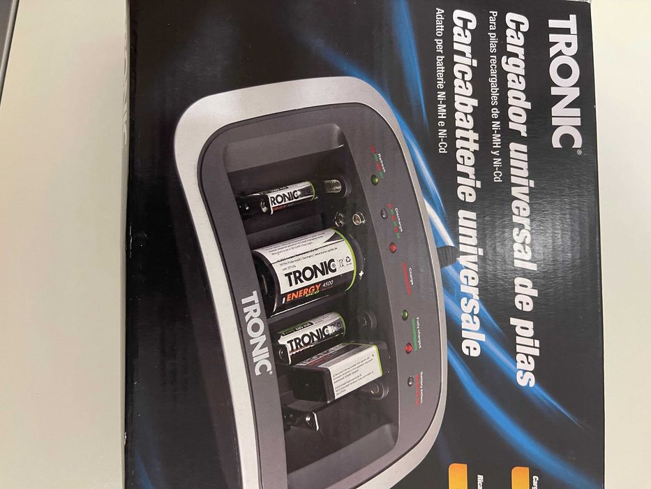 Carregador universal de Pilhas