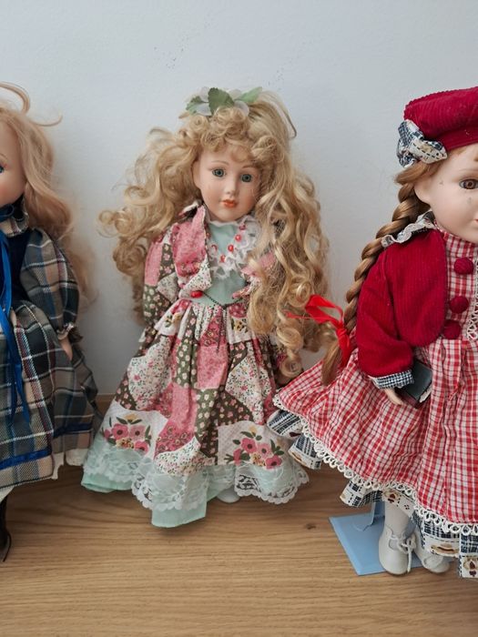 Bonecas de porcelana