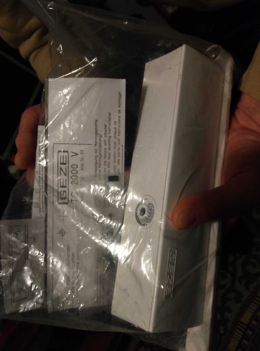 Доводчик дверной geze ts 2000 V