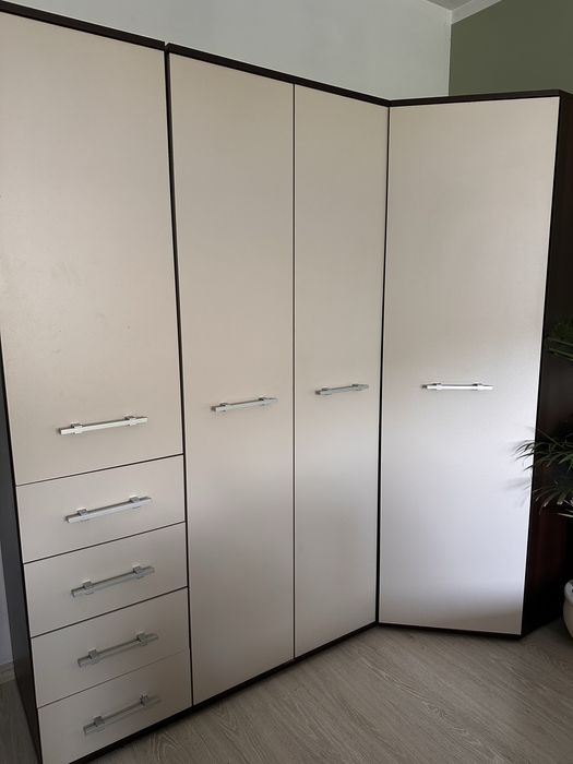 Zestaw mebli  do sypialni , garderoby,  3 szafy, plus wąska, wysoka  szafka