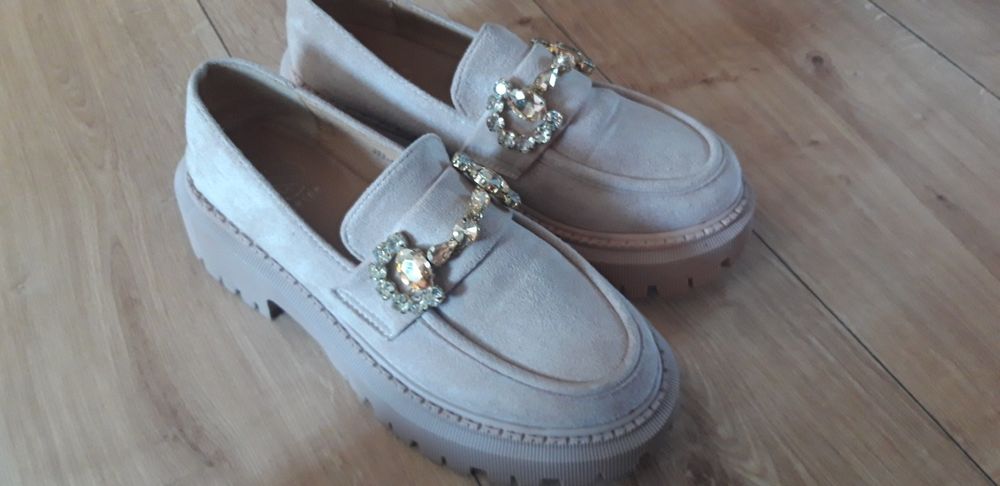 Piękne buty damskie gruba podeszwa