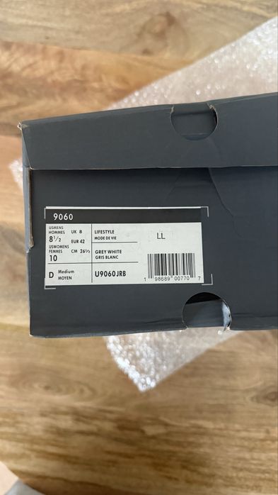 NOVOS New Balance 9060 U9060JRB | EU 42 | 100% Originais | Caixa Incluída