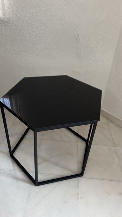 Mesa Auxiliar Hexagonal Preta em Vidro