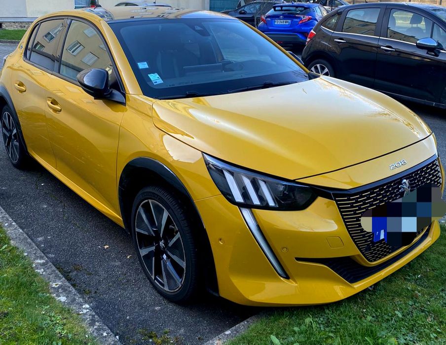 E-208 GT 29000KM C/NOVO