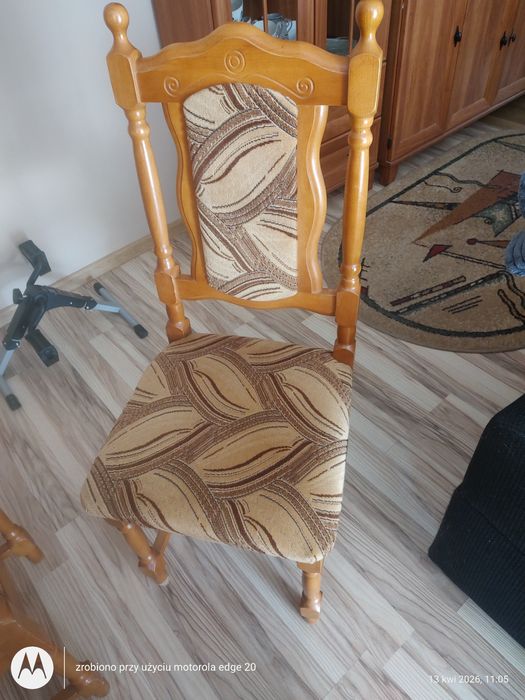 Stół rozkładany i 6 krzeseł