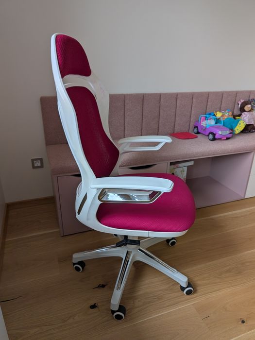 Стілець на коліщатках