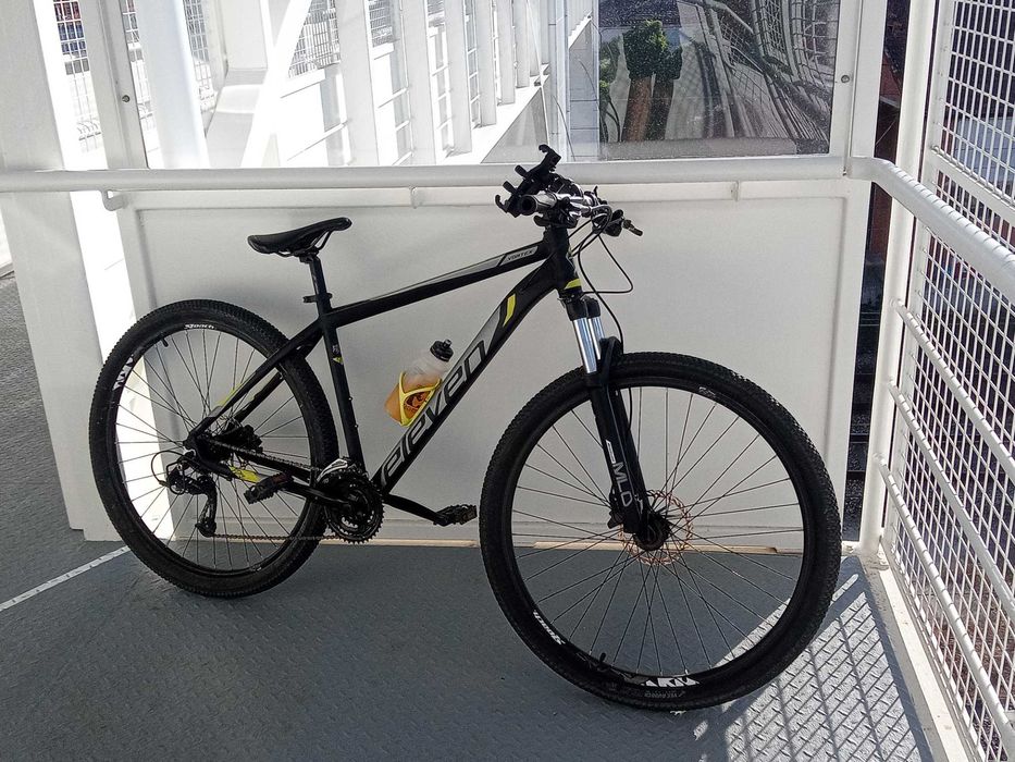 Bicicleta BTT Eleven