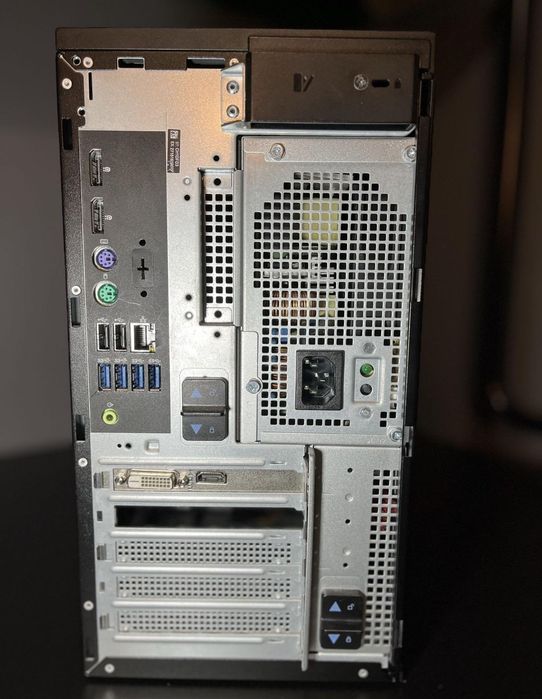 Komputer stacjonarny Dell precision 3640 z kartą graficzną Nvidia
