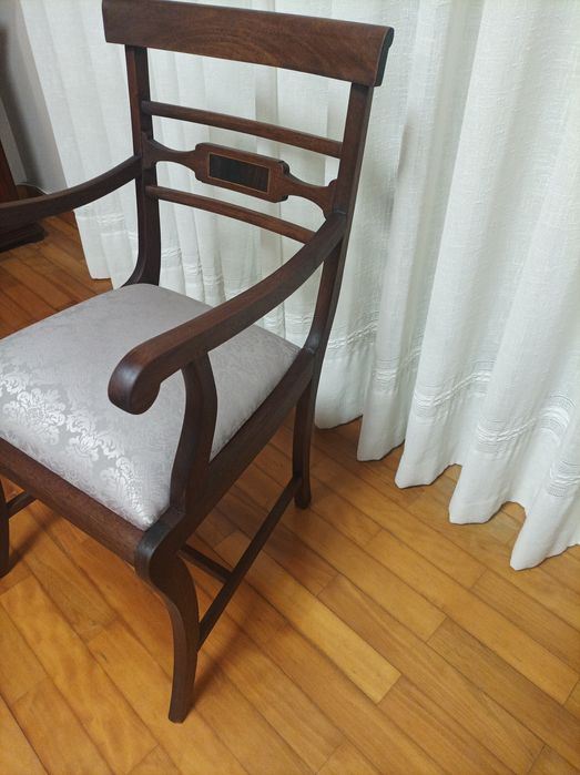 Cadeirão antigo restaurado estilo inglês estofado novo  tecido damasco