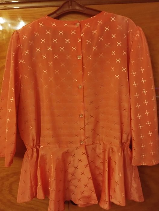 Bluzka damska z falbanką