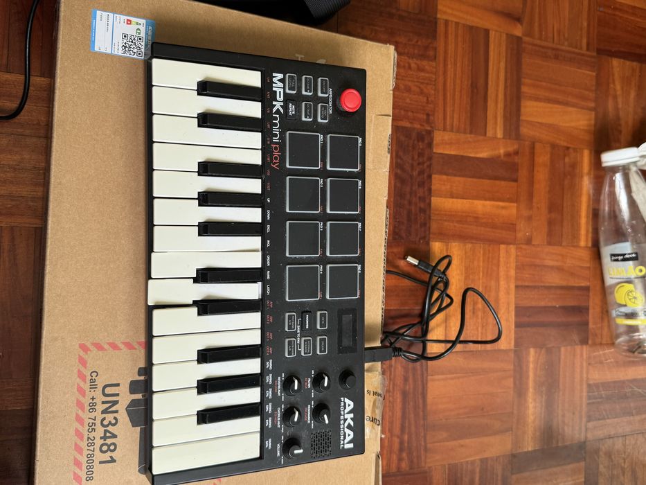 Huawei Matebook + Akai mpk mini + m audio mini 32+ samson c01u pro