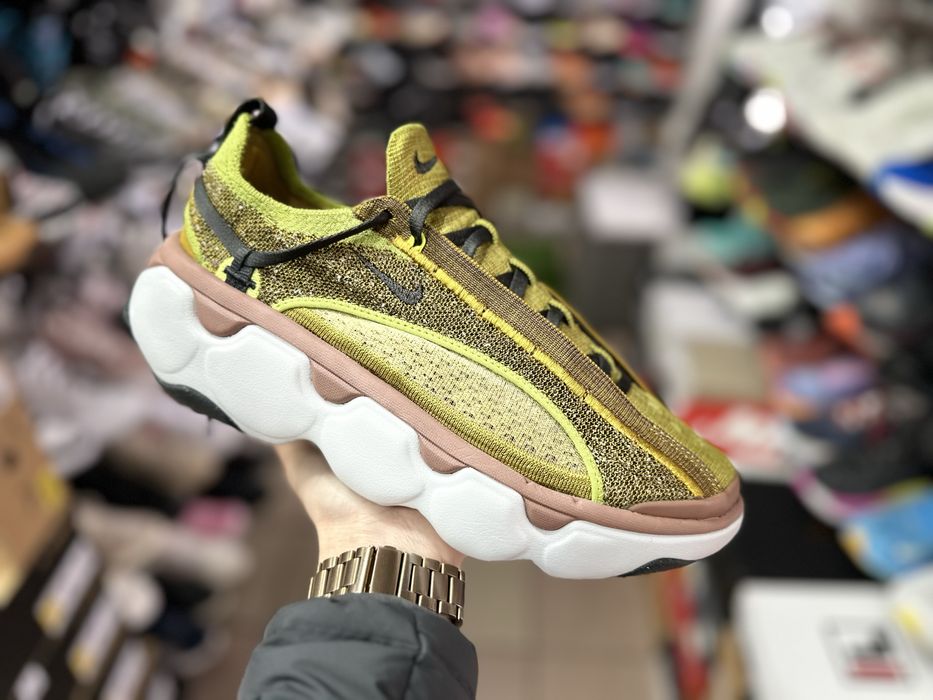 Кросівки Nike Flyknit Bloom ( РОЗМІР 39 та 40,5 )