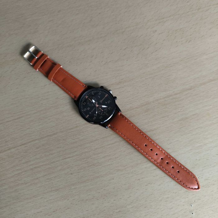 Relógio Homem Com 3 Pulseiras