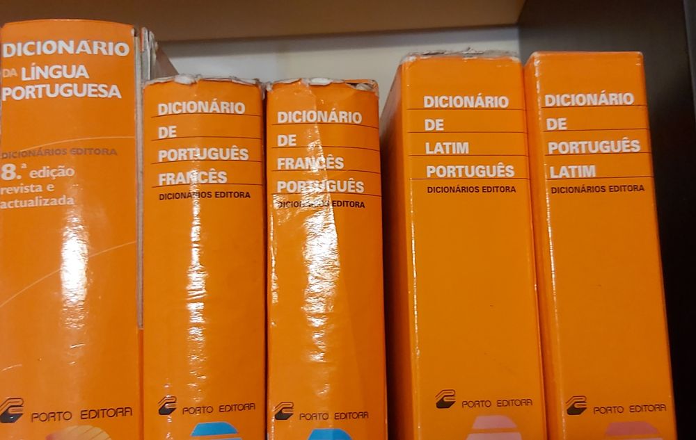 Dicionarios francês, latim, português