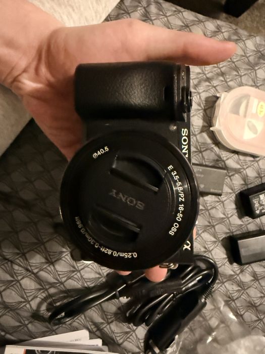 Sony A6300 + obiektyw 16–50 mm OSS 4K